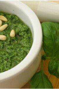 como hacer salsa al pesto