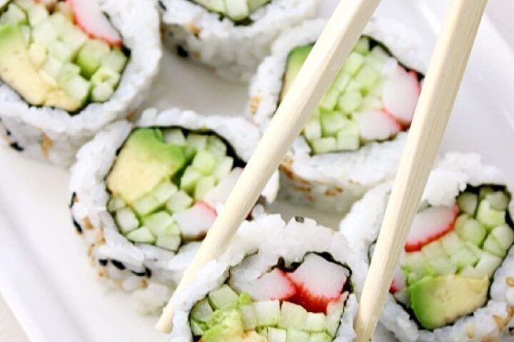 Receta del Sushi uramaki california