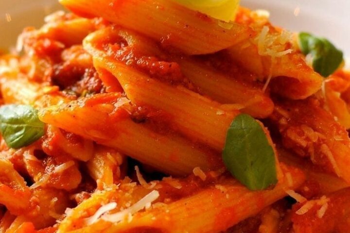 Receta Italiana de Pasta con Salsa Arrabiata