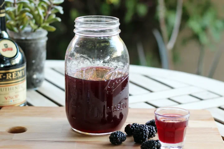Receta del Licor de Moras Casero