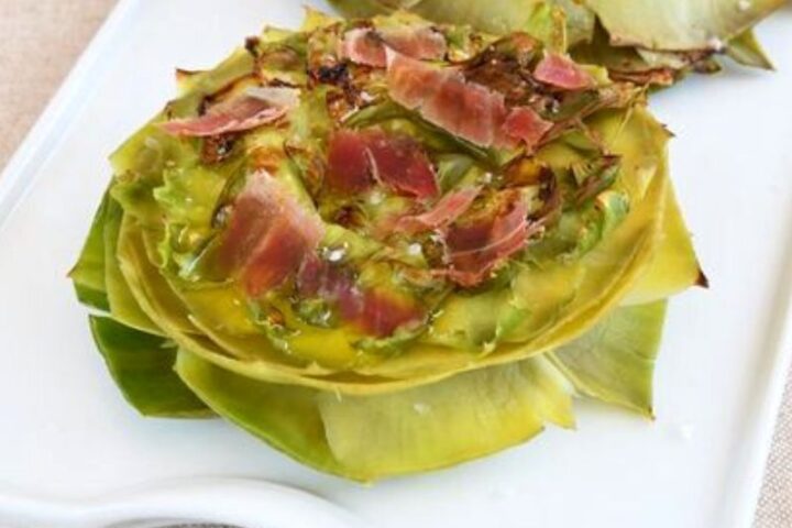 Alcachofas al horno con jamón, receta española